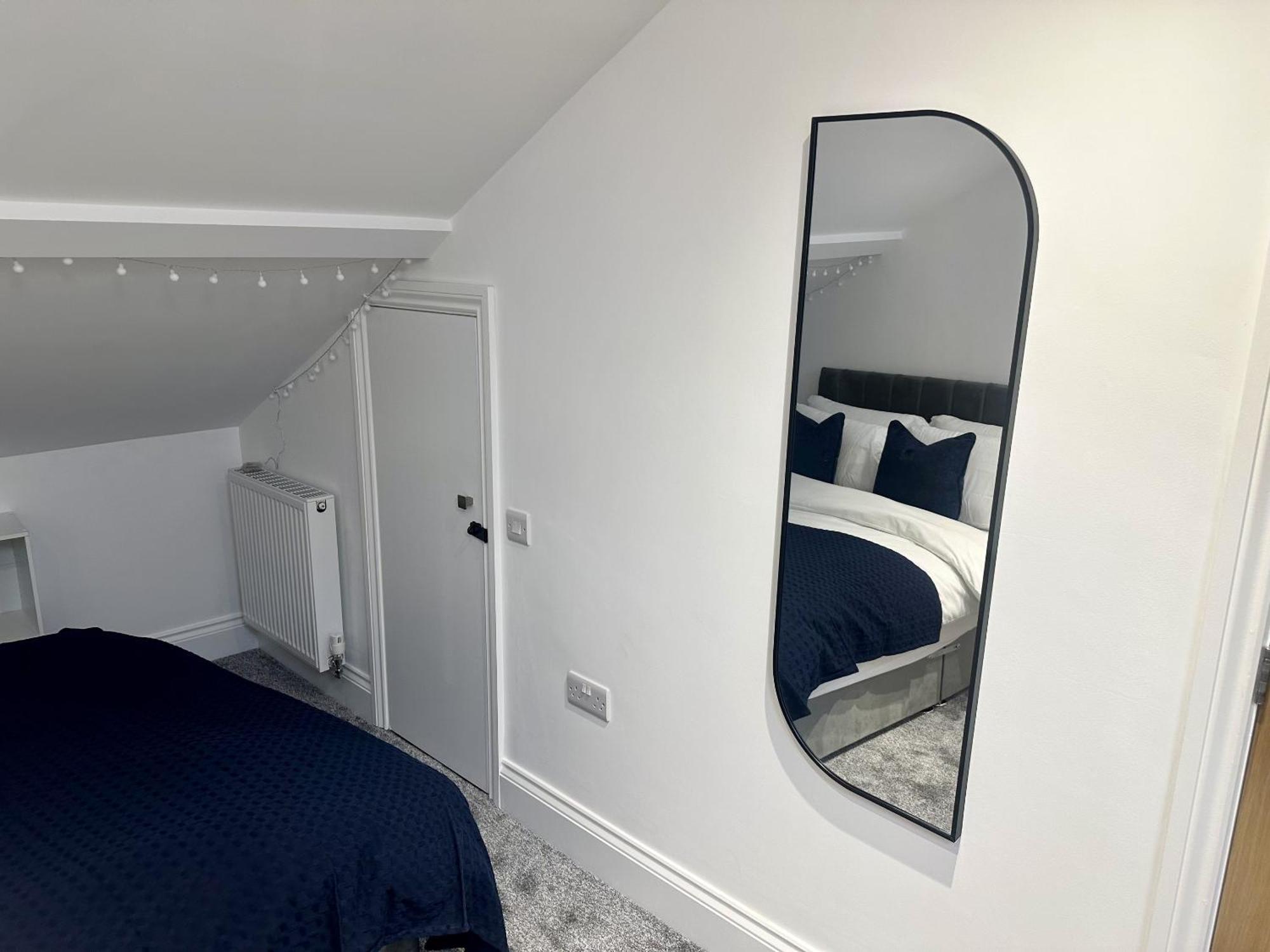 The Crown View - Luxury - Free Parking Nearby Apartment *