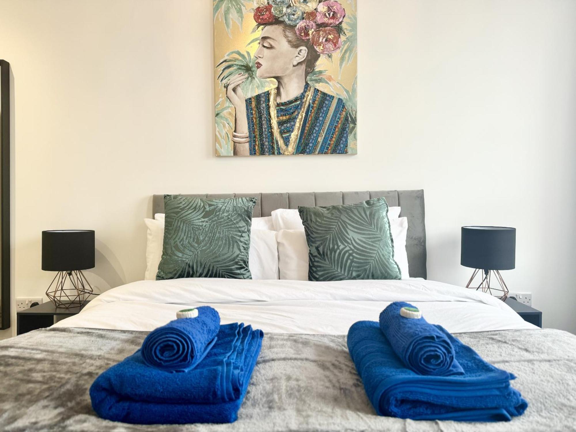 The Crown View - Luxury - Free Parking Nearby Apartment *